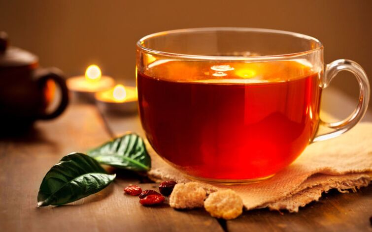 Ceaiul fără zahăr este o băutură permisă în meniul dietei de băut