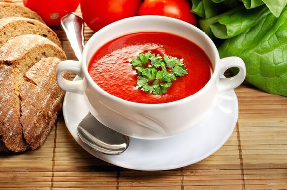 Meniul dietei de băut poate fi diversificat cu supă de roșii